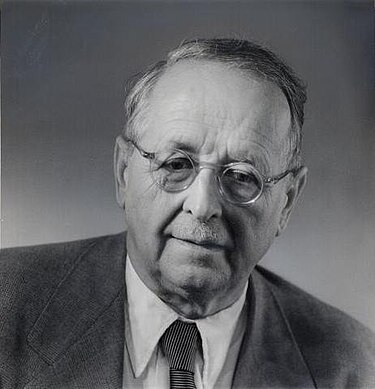 Файл:Hermann Weyl ETH-Bib Portr 00890.jpg
