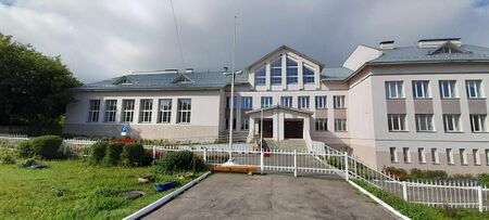 1200px-Photo 5393401149433964432 y.jpg