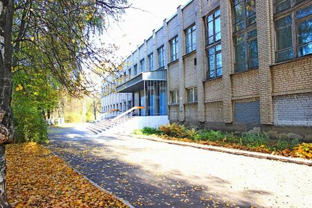 Shkola 28 lazarev min.jpg