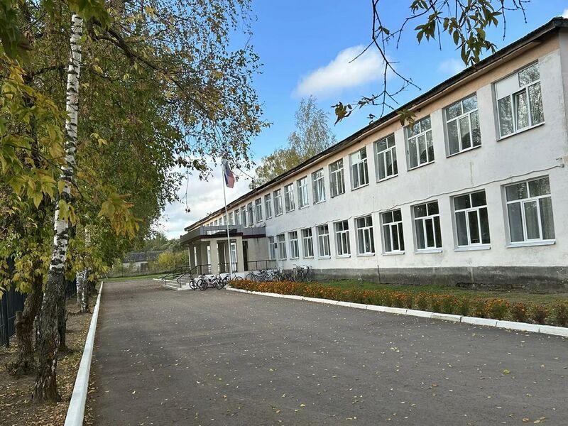 Файл:Школа Мошок.jpg